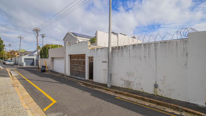 4 Bedroom Property for Sale in Sea Point Western Cape